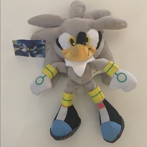Sonic silver plush 9"